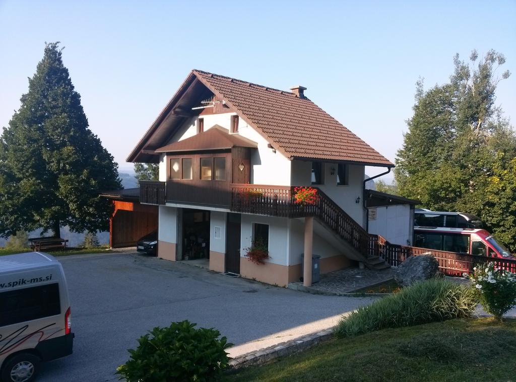 Ferienwohnung Domacija Za Robom Cerkno Exterior foto