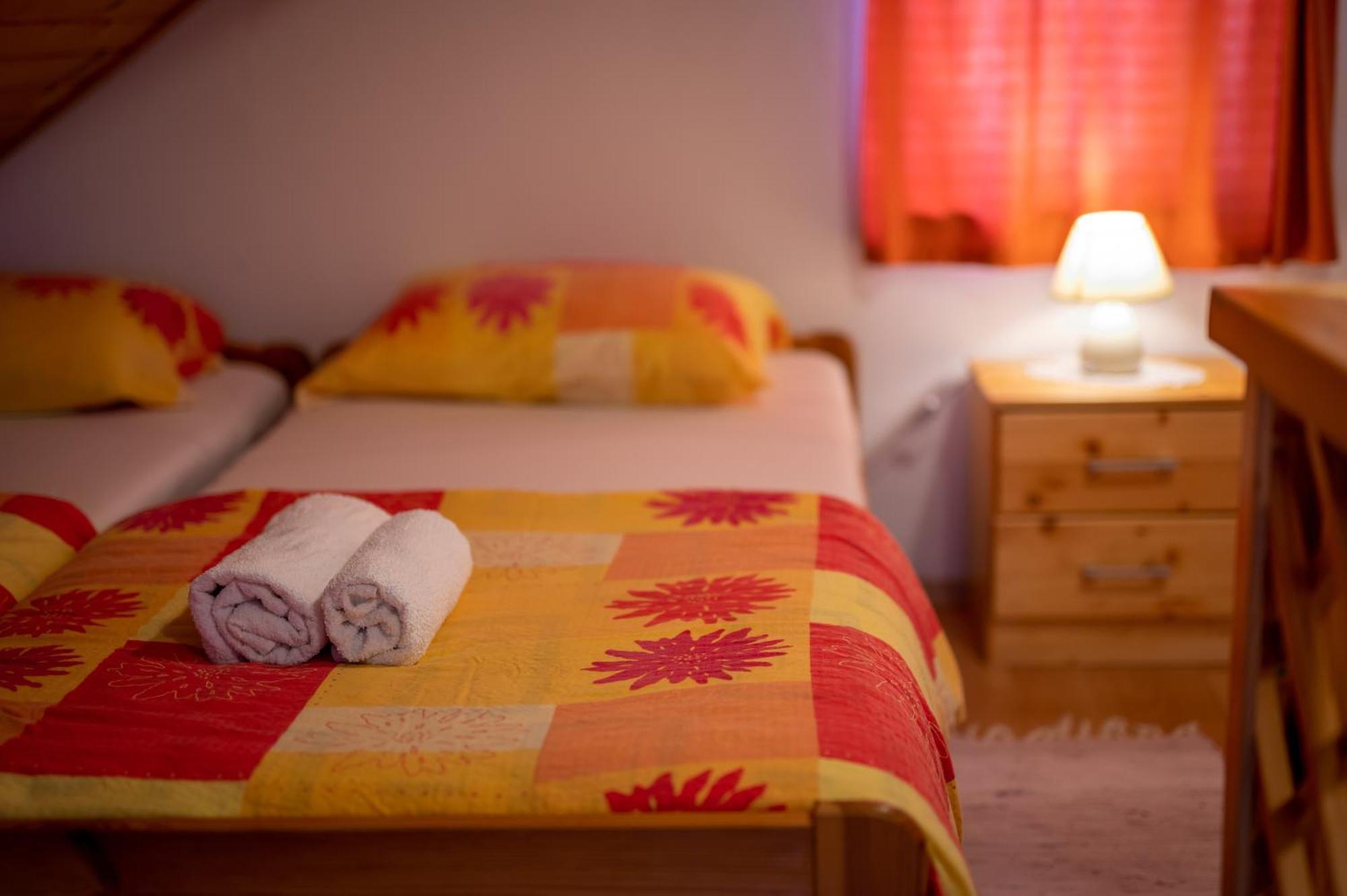 Ferienwohnung Domacija Za Robom Cerkno Zimmer foto